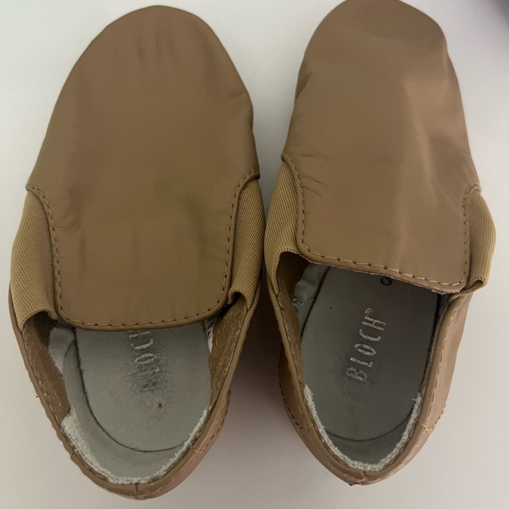 Bloch Tan Jazz dance shoes -toddler size 8